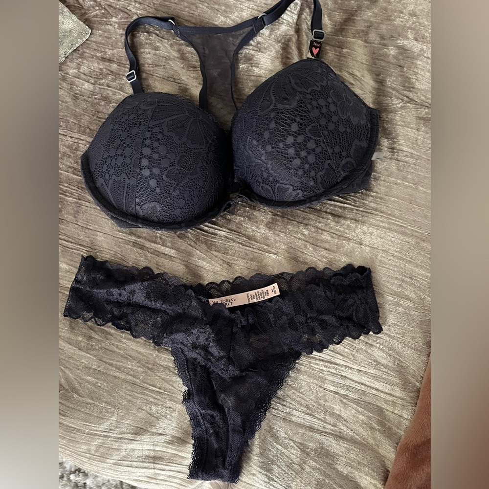 NEW Victorias Secret Lace racer back front snap bra and matching thong